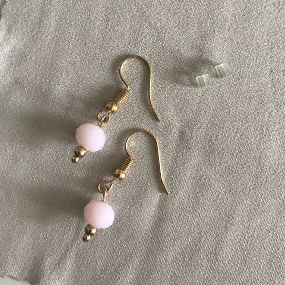 milky pink single bead dangle earrings 💕